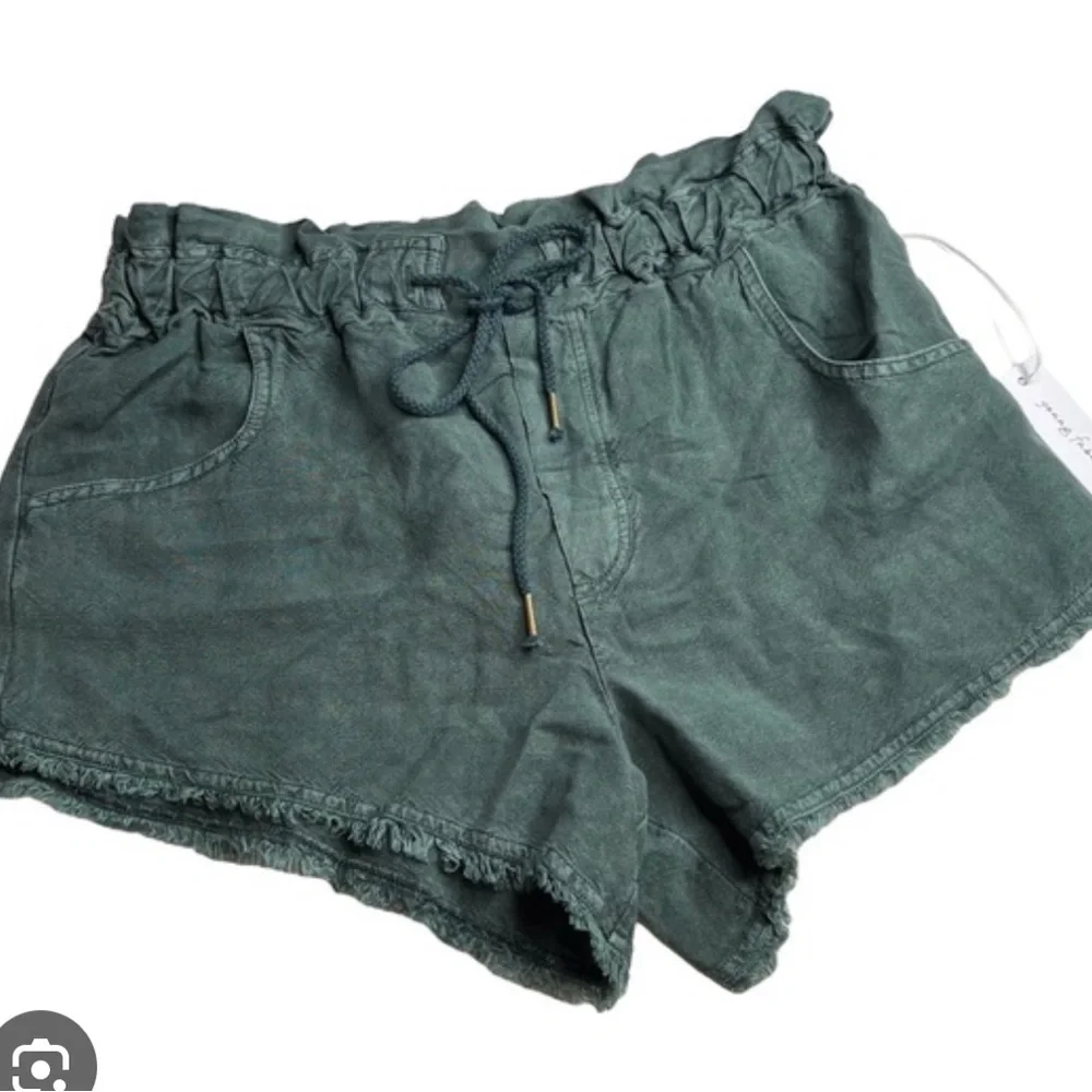 Young Fabulous & Broke YFB Green linen blend drawstring Shorts women’s small - Picture 11 of 15